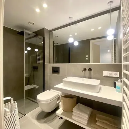 Ferienwohnung Charming Flat With Terrace & Parking Luxemburg Exterior foto