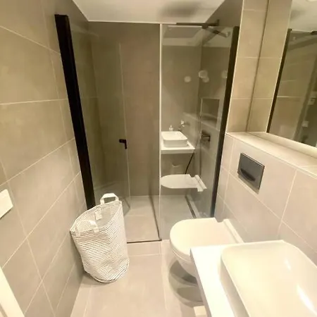 Ferienwohnung Charming Flat With Terrace & Parking Luxemburg Exterior foto