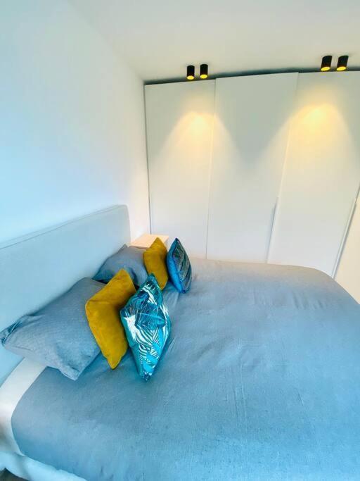 Apartment Charming Flat With Terrace & Parking *